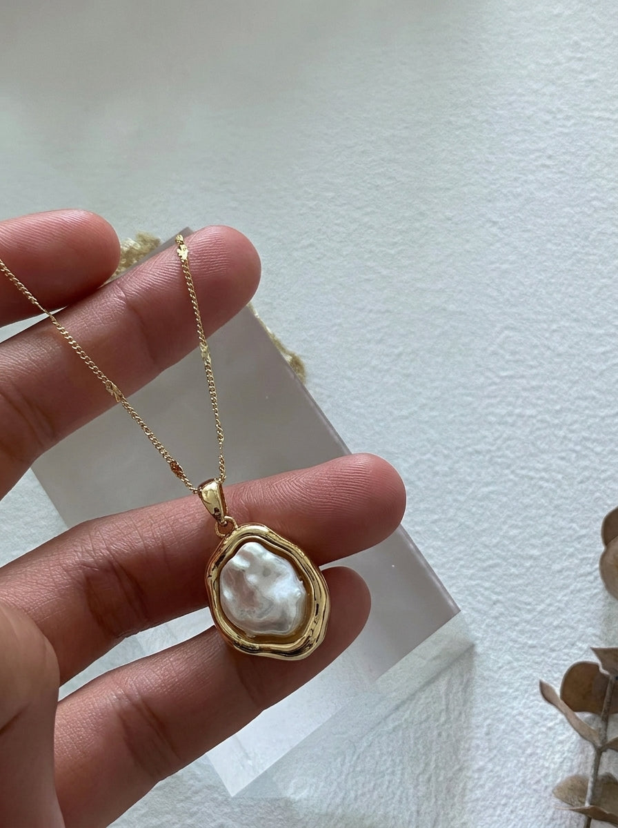 The Bianca Necklace | Baroque Pearl Pendant Non-Tarnish 2nd